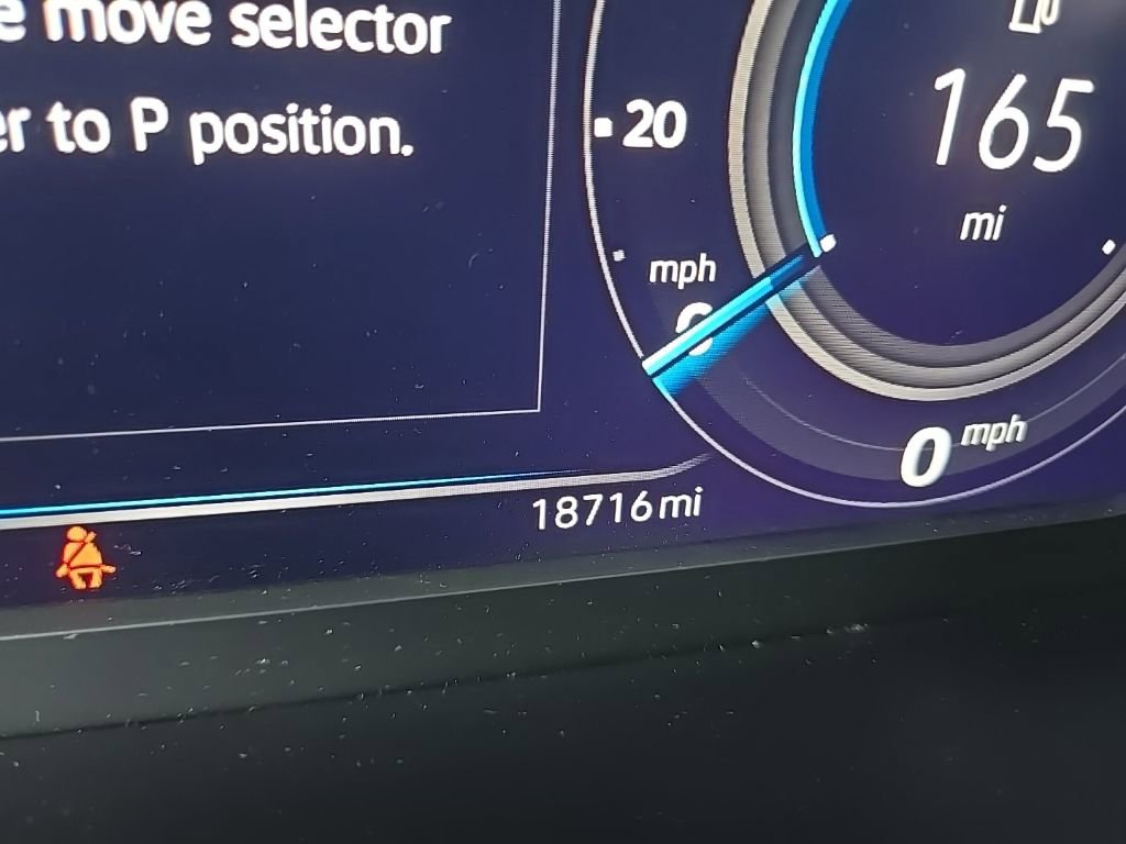 Used 2022 Volkswagen Tiguan SEL R-Line image 28