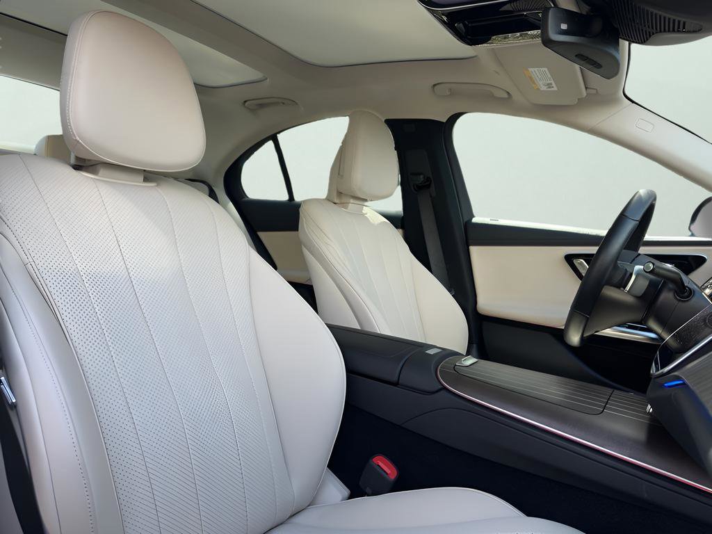 Used 2025 Mercedes-Benz E 350 4MATIC Sedan image 37