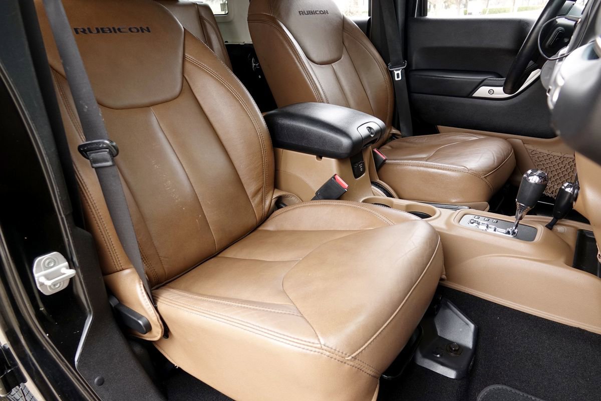 Used 2013 Jeep Wrangler Unlimited Rubicon w/ Connectivity Group image 8
