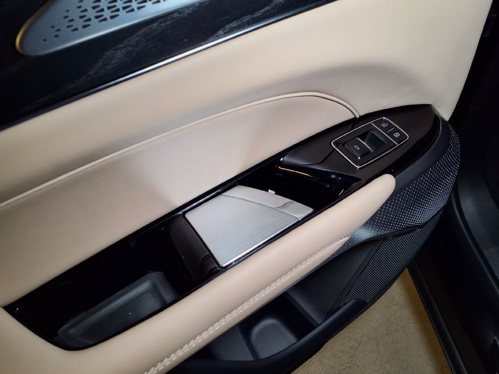 New 2026 Cadillac Lyriq Signature Luxury w/ Nappa Leather Package RWD image 11