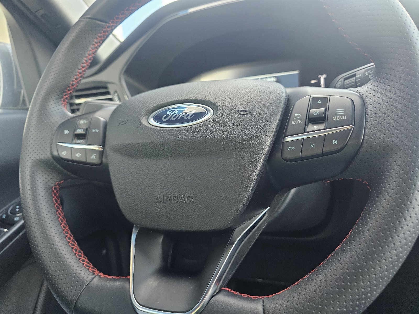 Used 2025 Ford Escape ST-Line image 16