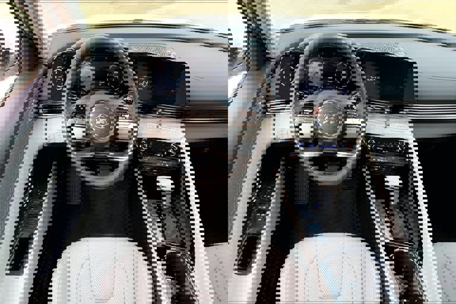 Used 2025 Hyundai Elantra Limited image 5