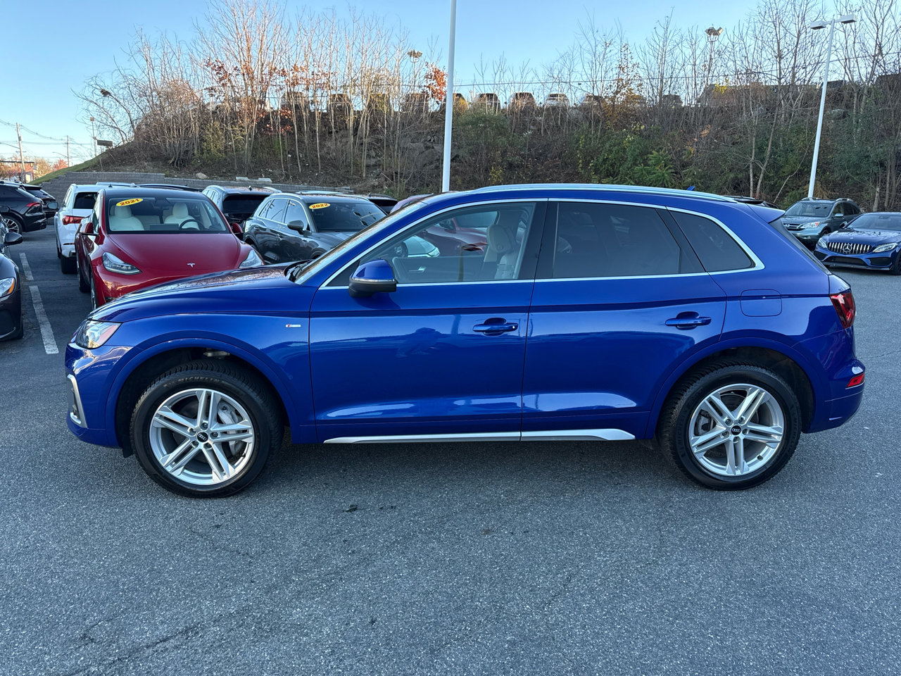 Used 2021 Audi Q5 e Premium Plus w/ Premium Plus Package image 3
