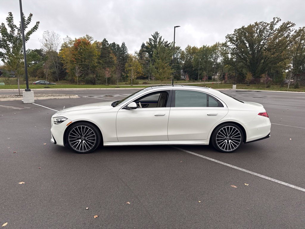 Used 2021 Mercedes-Benz S 580 4MATIC Sedan image 2