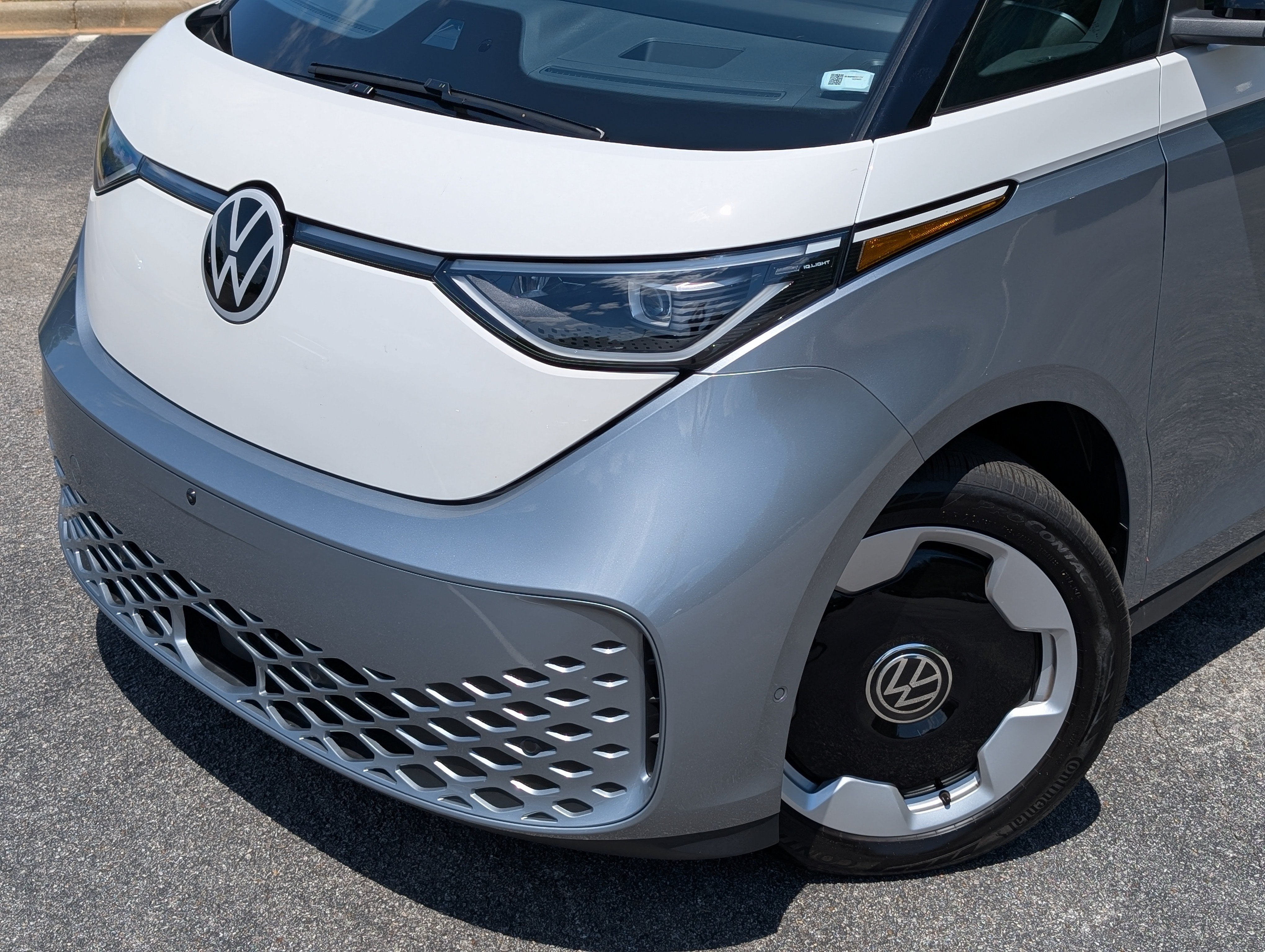 Used 2025 Volkswagen ID. Buzz Pro S Plus RWD image 13