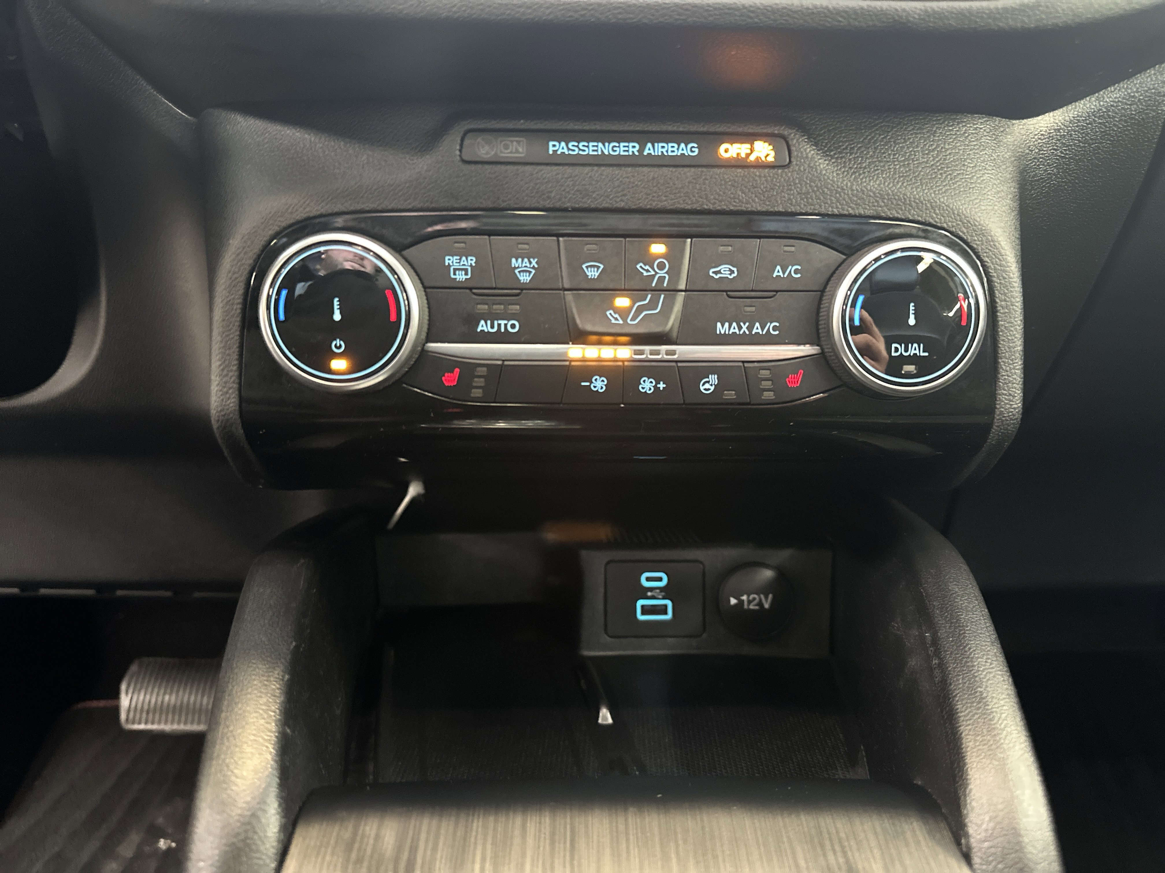 Used 2022 Ford Escape SEL w/ SEL Stealth AWD Package image 33