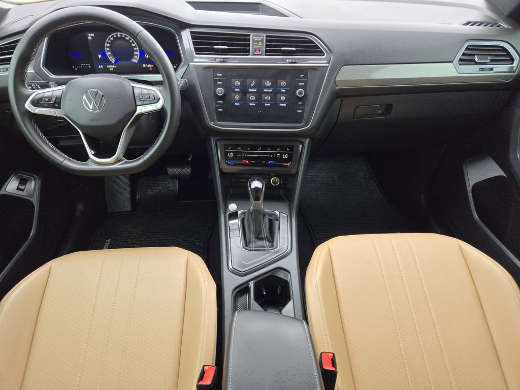 Used 2022 Volkswagen Tiguan SE w/ Panoramic Sunroof Package FWD image 27