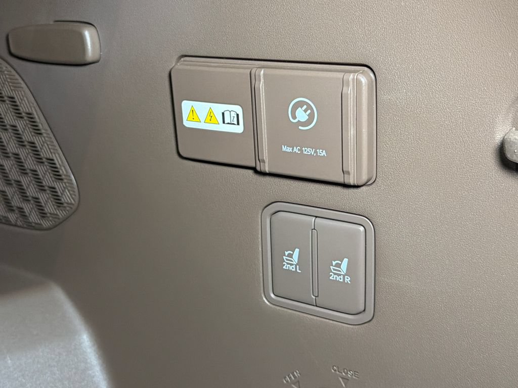 Certified 2024 Kia EV9 Land AWD/4WD image 11