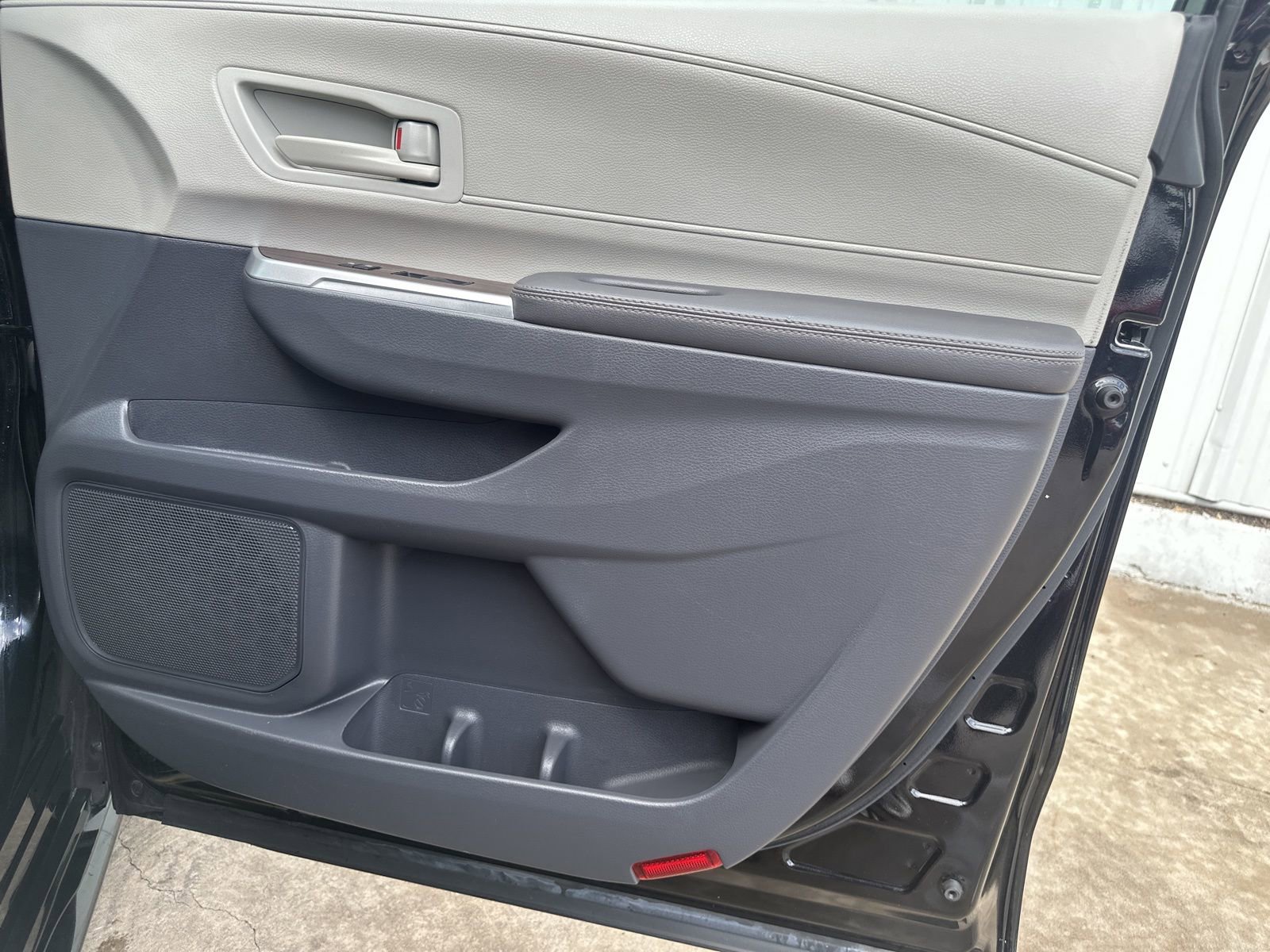 Used 2023 Toyota Sienna LE FWD image 15