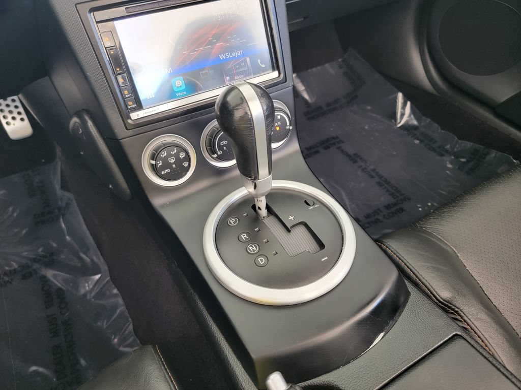 Used 2005 Nissan 350Z Touring RWD image 26