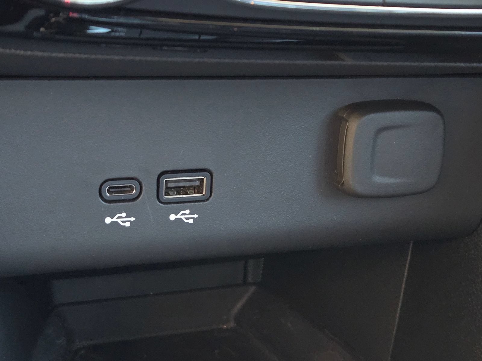 Used 2025 Buick Encore GX Sport Touring w/ Comfort Package FWD image 18