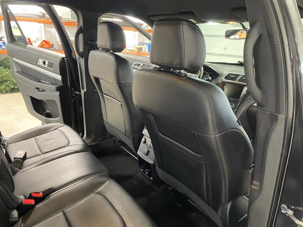 Used 2017 Ford Explorer XLT w/ Equipment Group 202A image 22