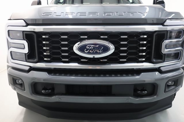 Used 2025 Ford F450 Platinum w/ FX4 Off-Road Package image 68
