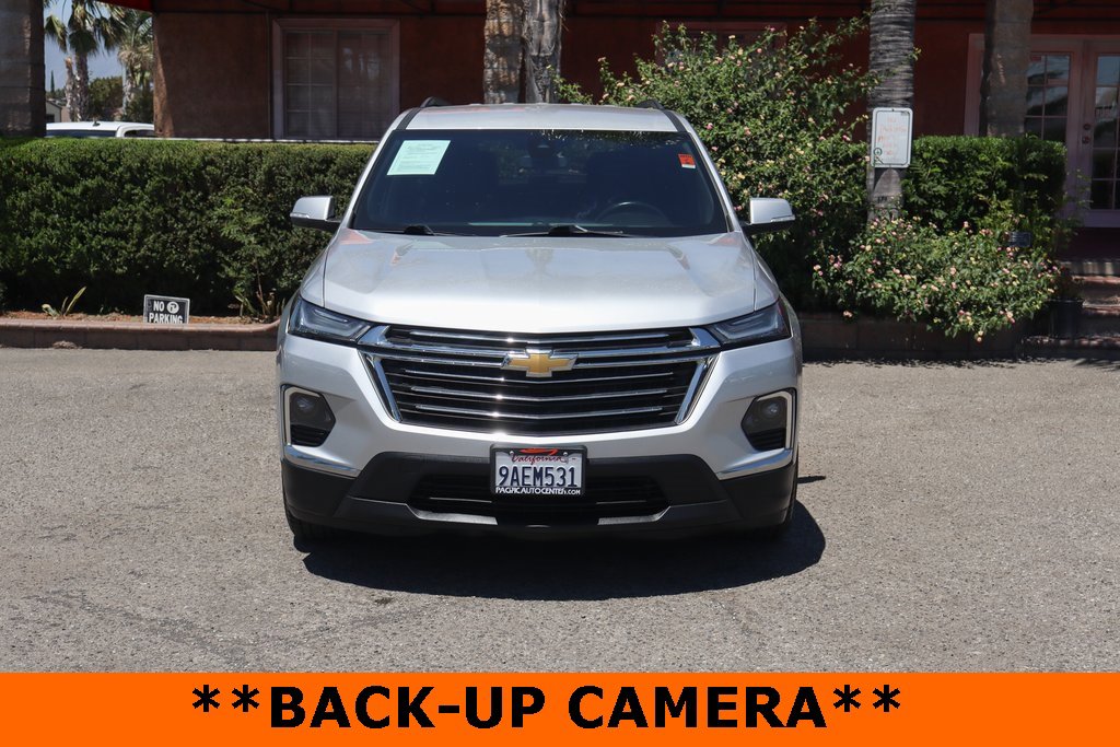 Used 2022 Chevrolet Traverse LT image 3