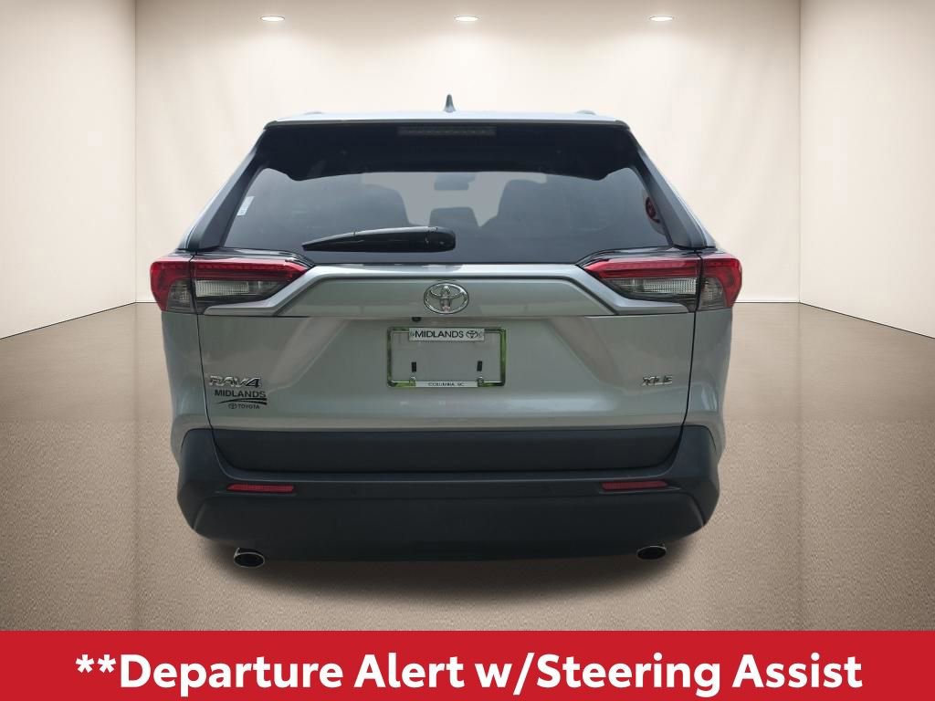 Used 2023 Toyota RAV4 XLE Premium FWD image 5