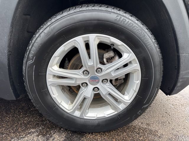 Used 2023 GMC Terrain SLE image 30