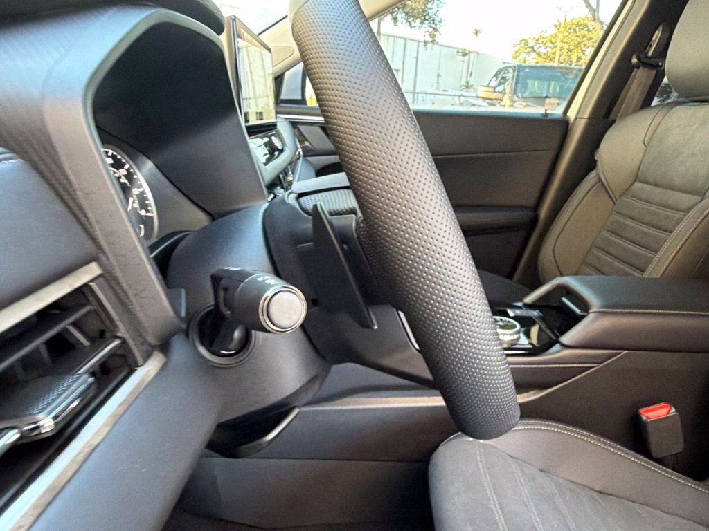 New 2026 Mitsubishi Outlander SE FWD image 42
