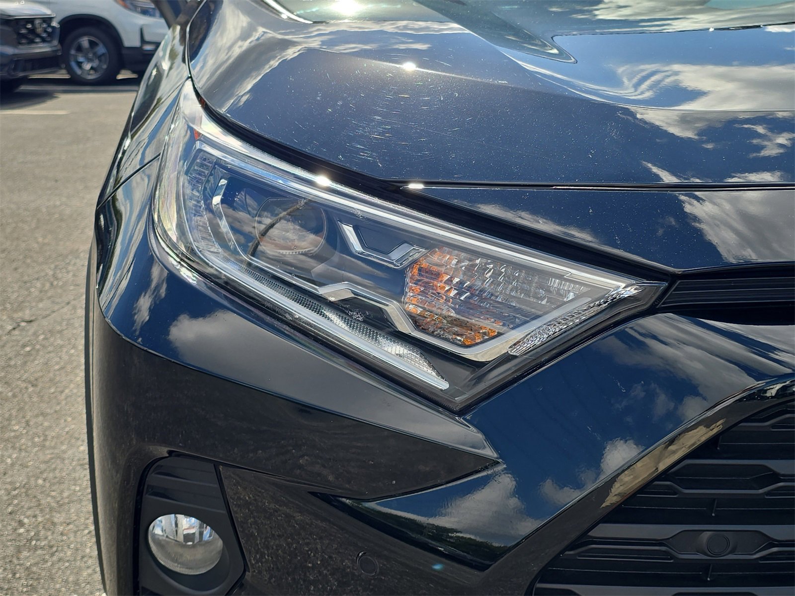 Used 2021 Toyota RAV4 XLE Premium image 7