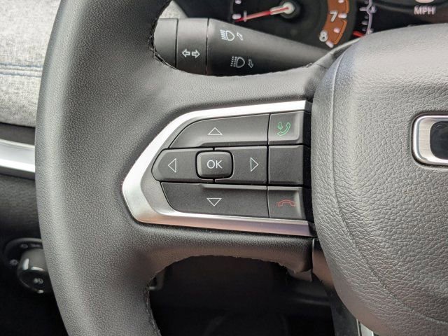 Used 2025 Jeep Compass Latitude w/ Sun & Sound Group image 16