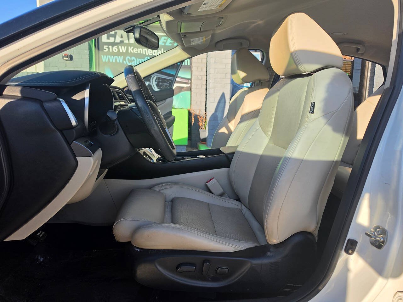 Used 2017 Nissan Maxima 3.5 SV FWD image 19