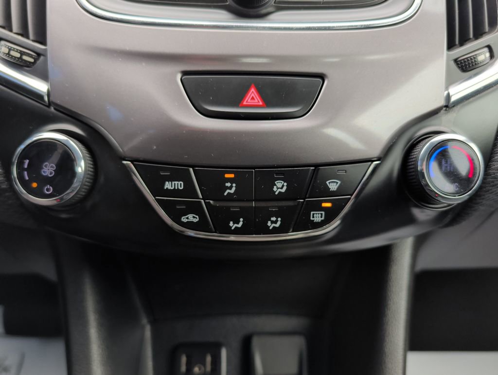 Used 2019 Chevrolet Cruze LT image 15