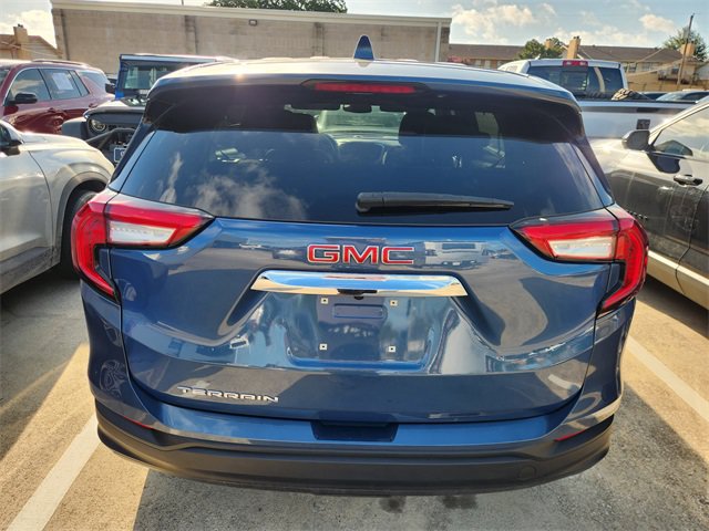 Used 2024 GMC Terrain SLE FWD image 5