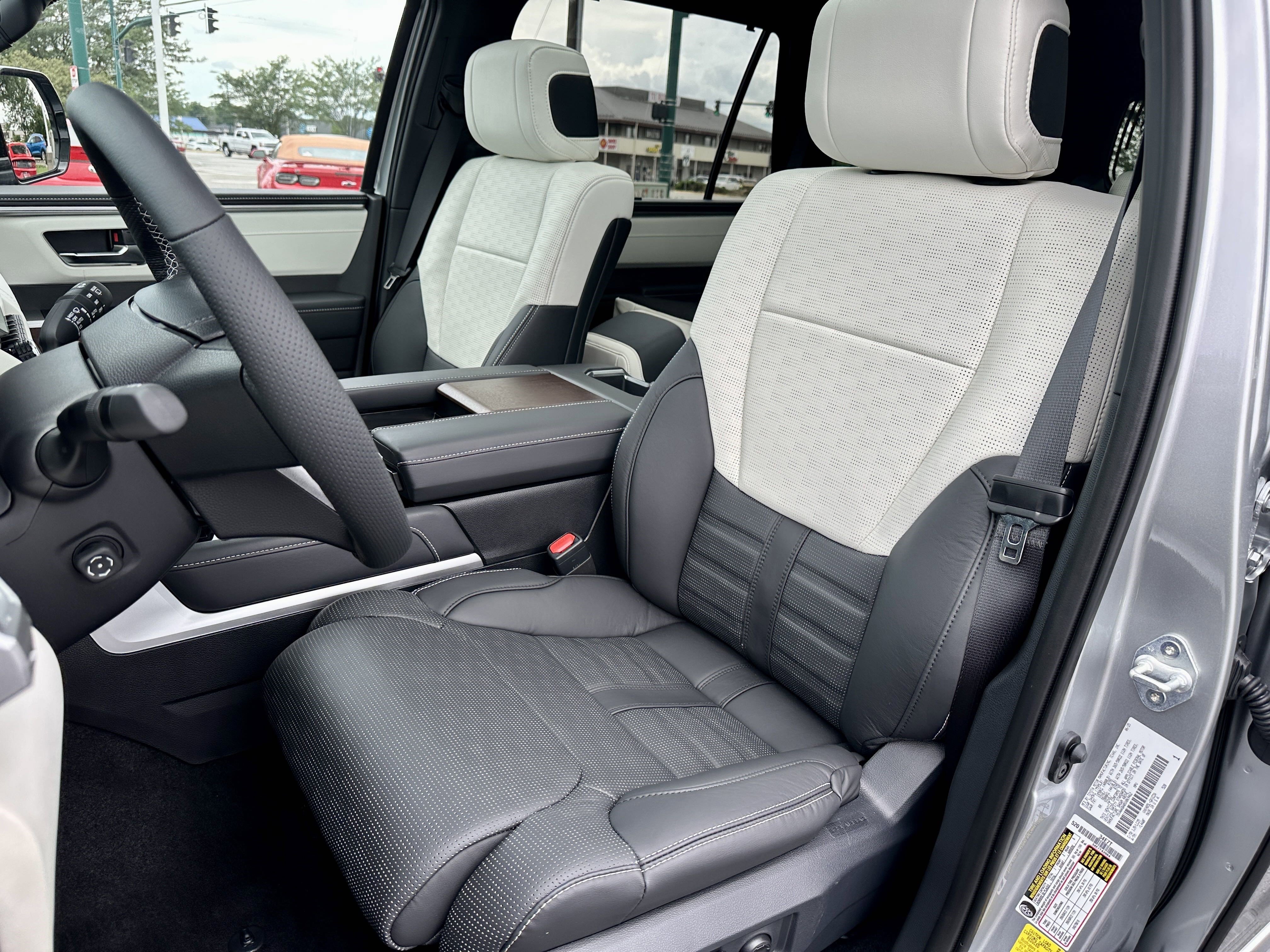 Used 2025 Toyota Sequoia Capstone image 25