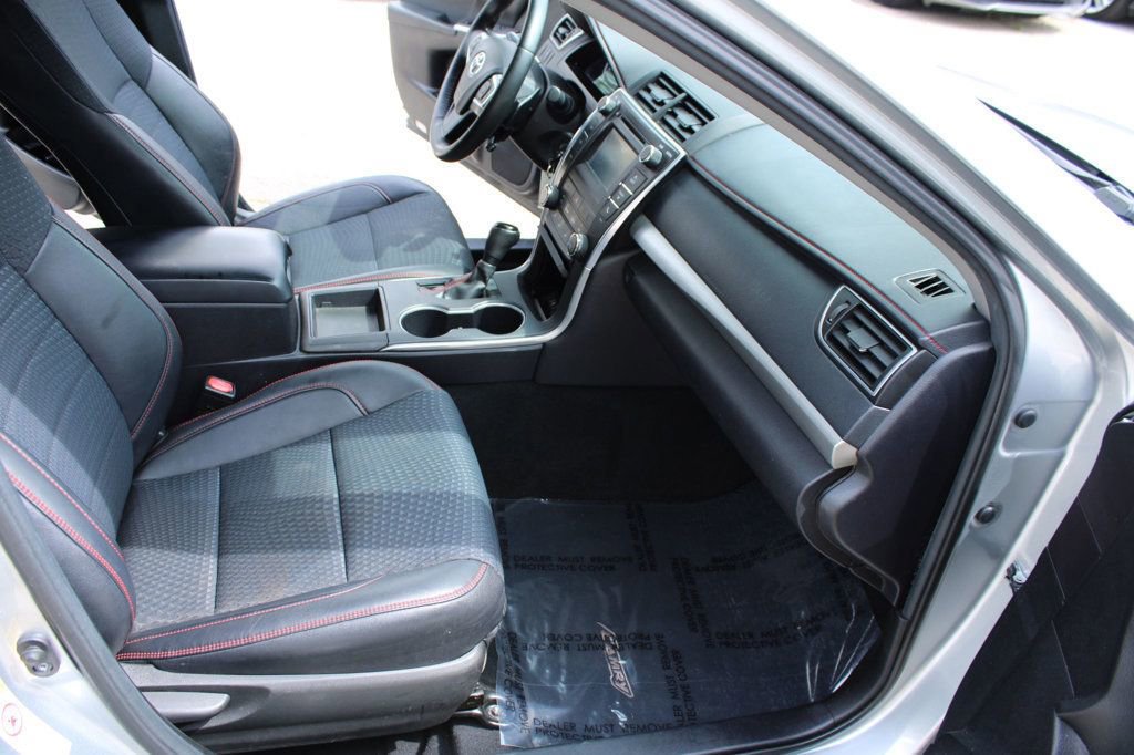 Used 2015 Toyota Camry SE image 23