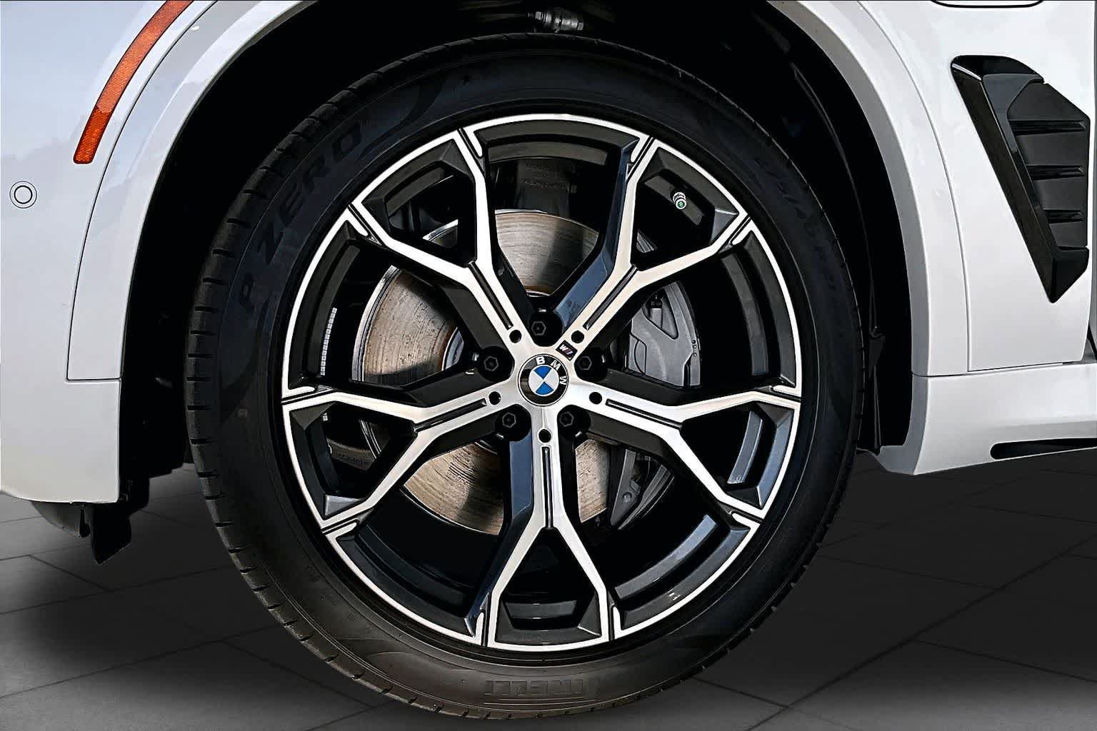 New 2026 BMW X5 xDrive50e w/ M Sport Package AWD/4WD image 11