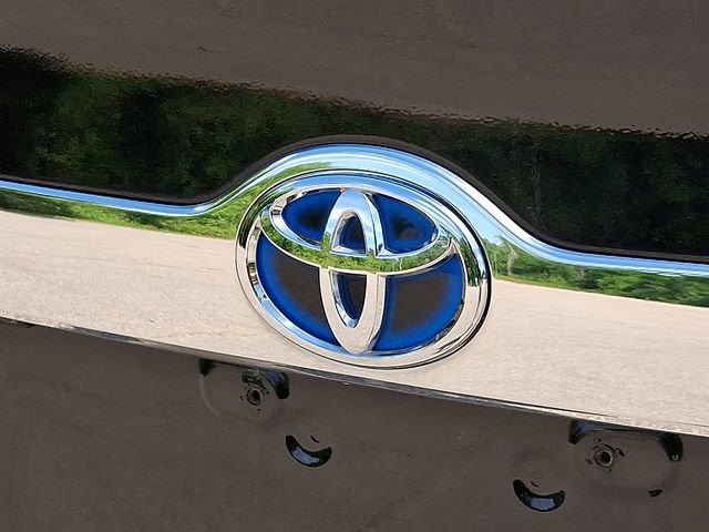 Used 2012 Toyota Camry XLE w/ Leather Pkg FWD image 35