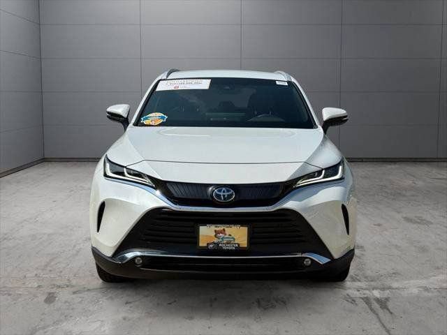 Certified 2024 Toyota Venza XLE AWD/4WD image 98