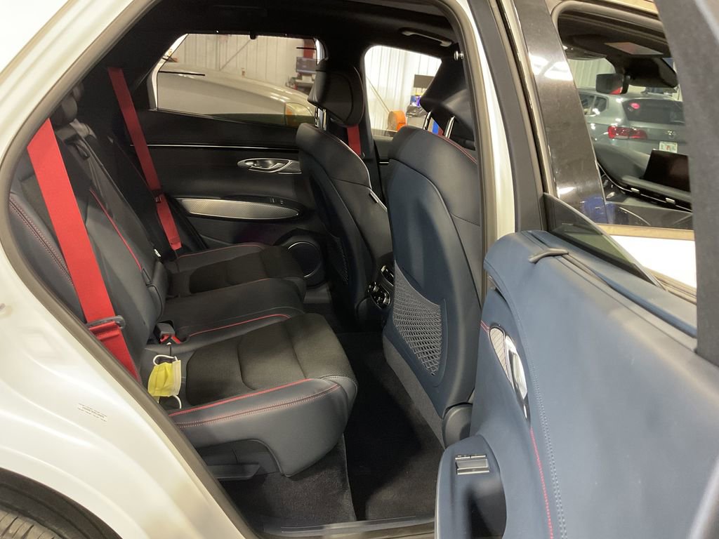 Used 2023 Genesis GV70 2.5T w/ Sport Prestige Package image 10