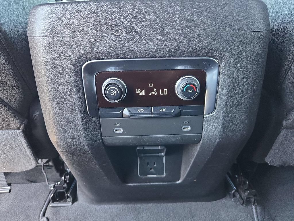 Certified 2022 Chevrolet Suburban Z71 AWD/4WD image 13