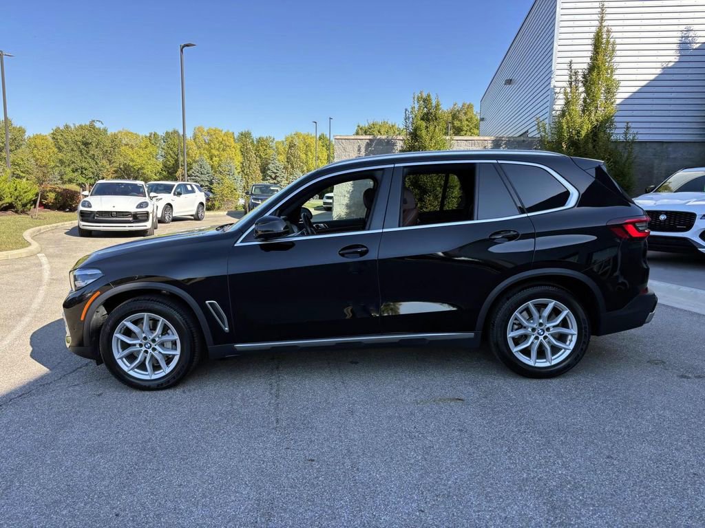 Used 2023 BMW X5 xDrive40i w/ Premium Package image 4