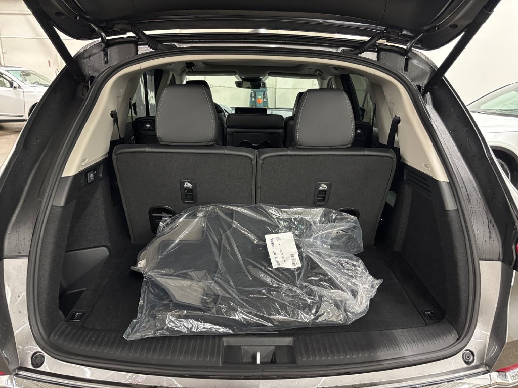 Certified 2026 Acura MDX w/ Technology Package AWD/4WD image 17