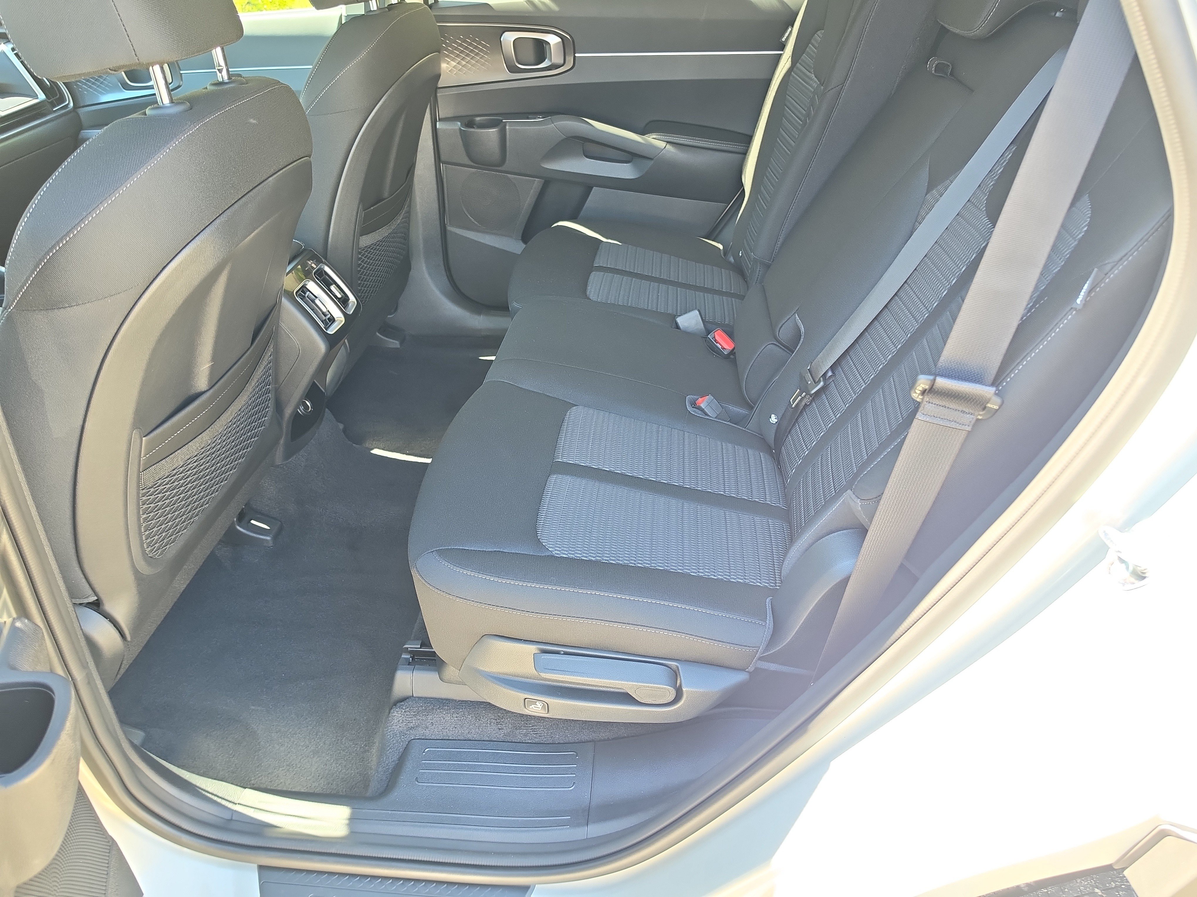 New 2026 Kia Sorento LX FWD image 16