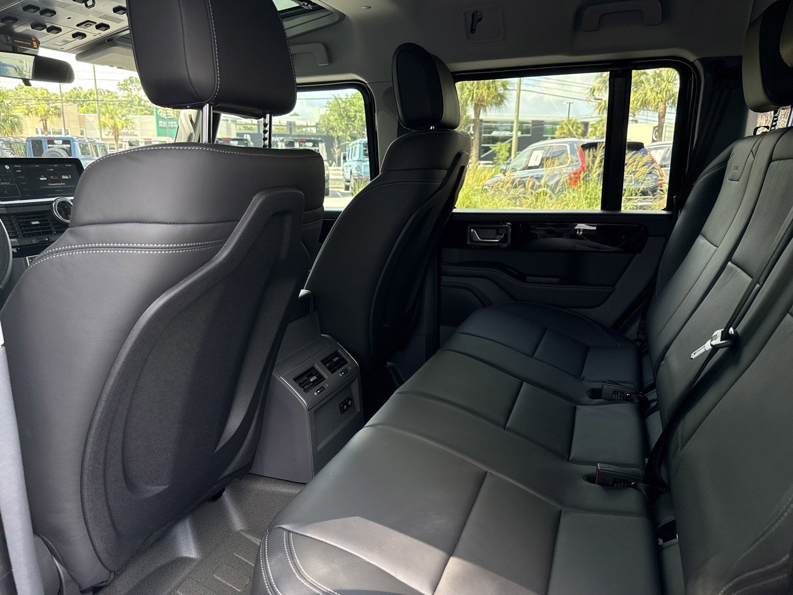 Used 2025 INEOS Grenadier Fieldmaster Edition image 25