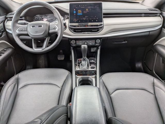 Used 2025 Jeep Compass Limited image 25