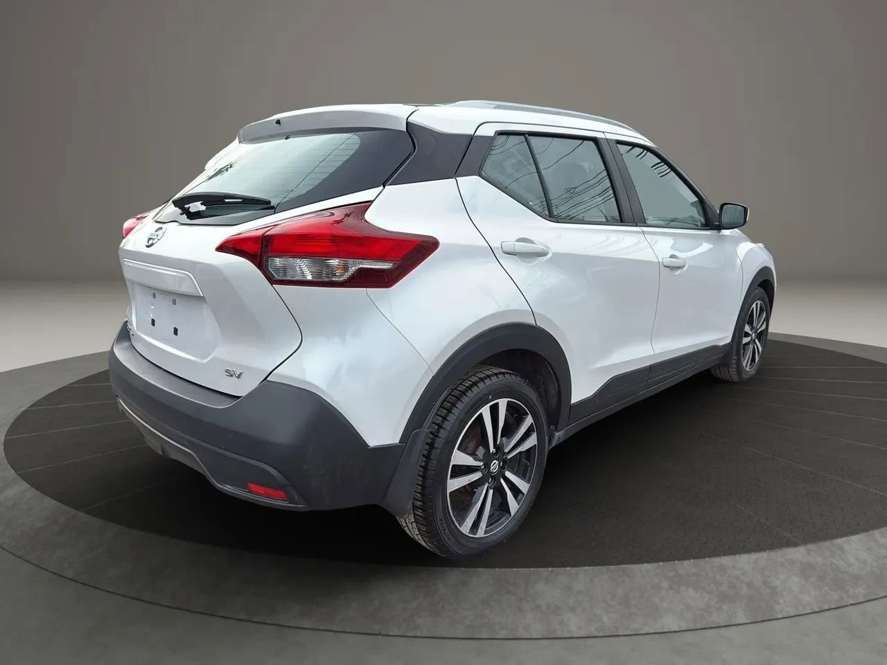 Used 2019 Nissan Kicks SV image 5