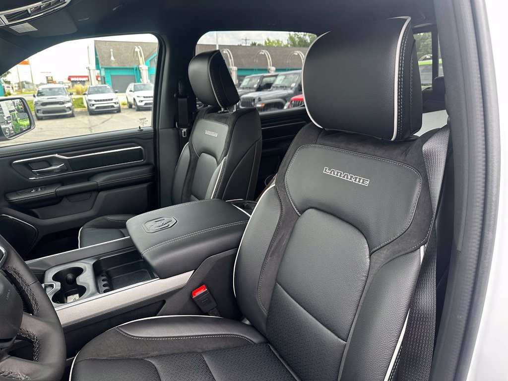 New 2027 RAM 1500 Laramie w/ Sport Appearance Package AWD/4WD image 18