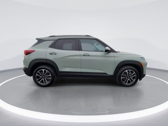 Used 2025 Chevrolet TrailBlazer LT w/ Convenience Package image 9