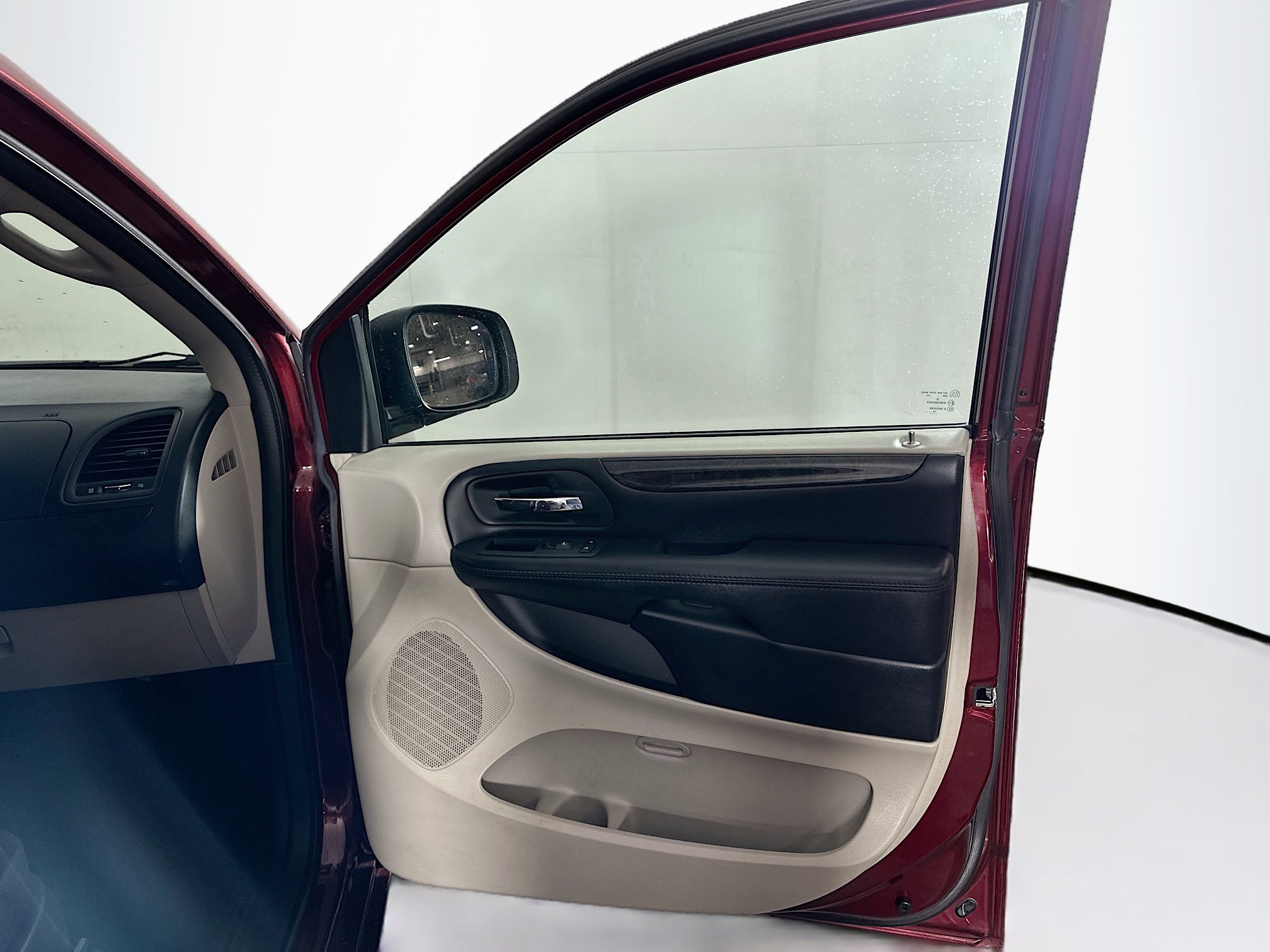 Used 2019 Dodge Grand Caravan SE image 30