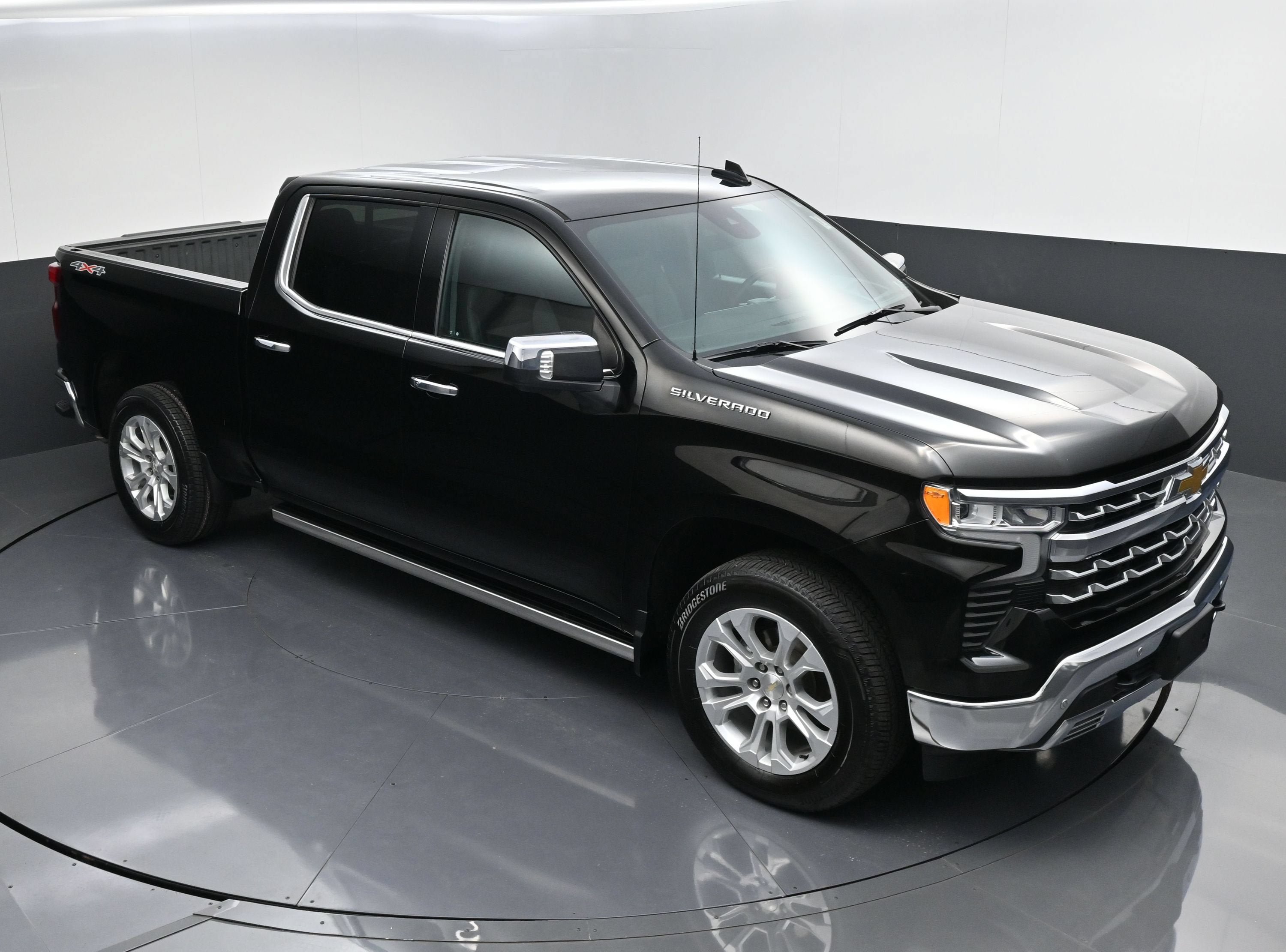 Certified 2023 Chevrolet Silverado 1500 LTZ w/ Technology Package AWD/4WD image 40