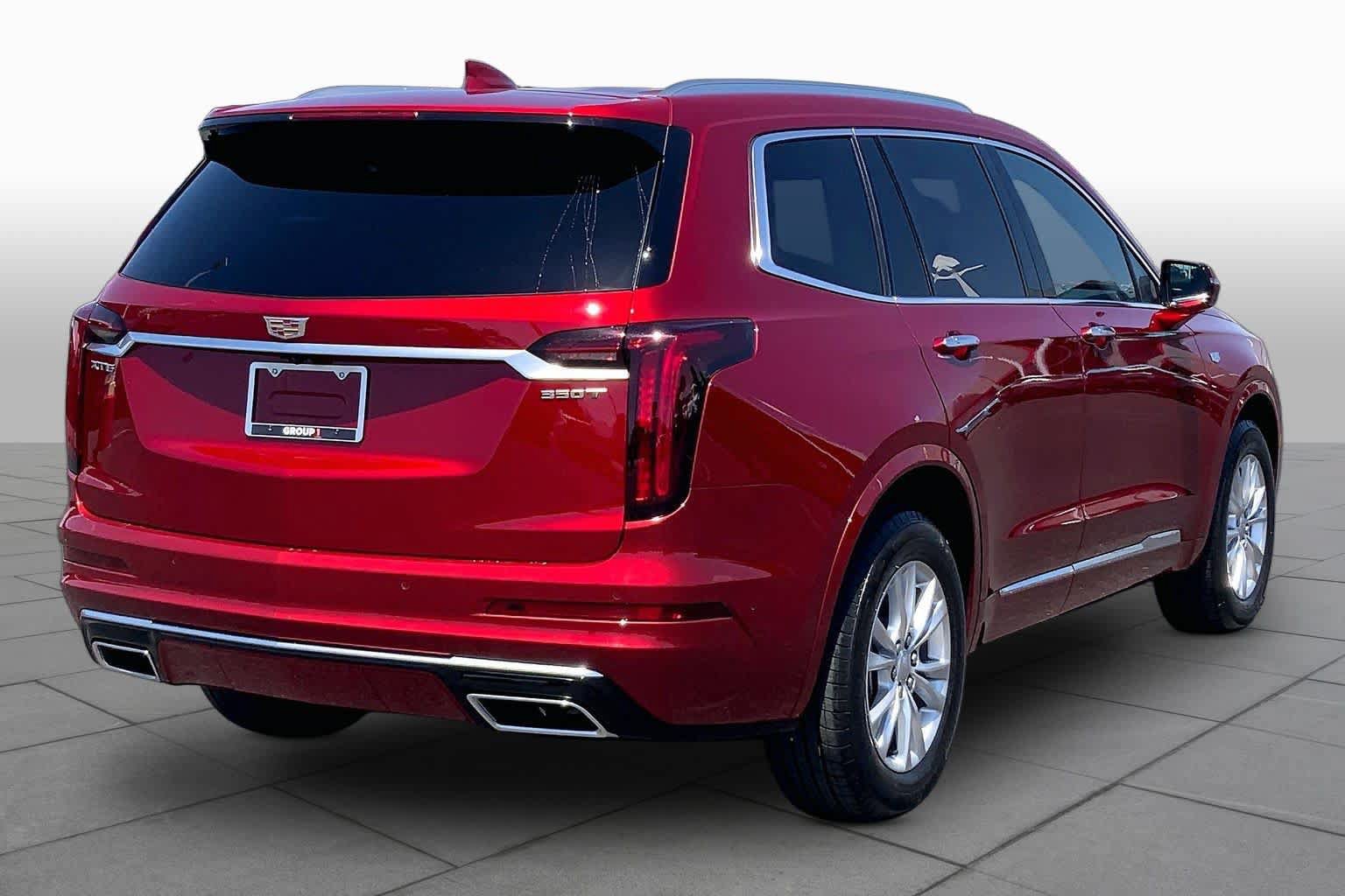 Used 2025 Cadillac XT6 Luxury FWD image 13
