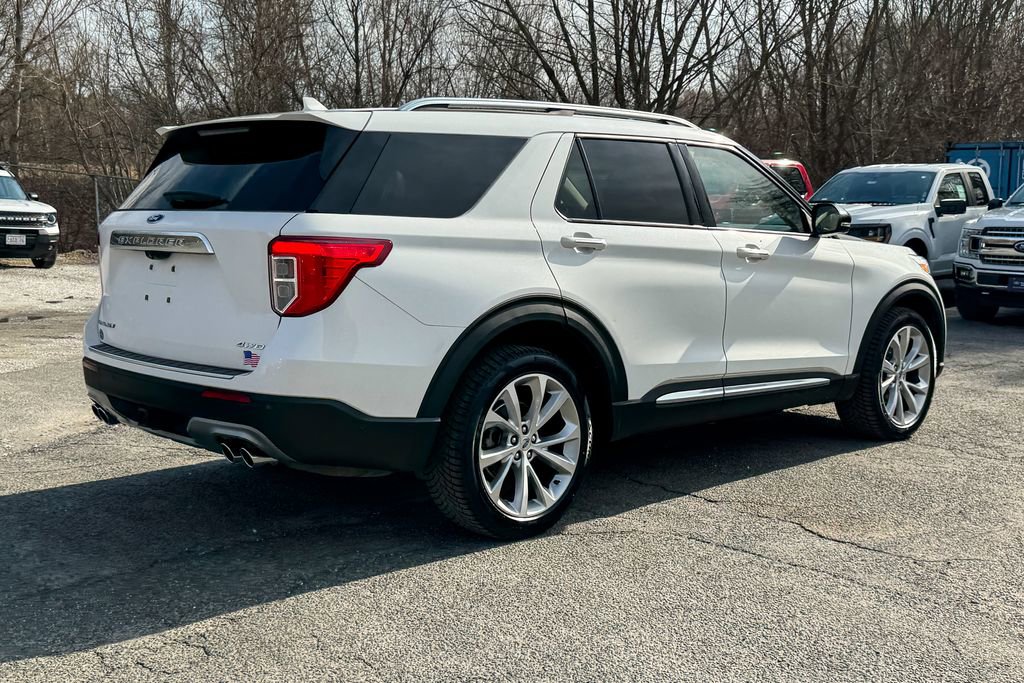 Certified 2021 Ford Explorer Platinum w/ Equipment Group 601A AWD/4WD image 3
