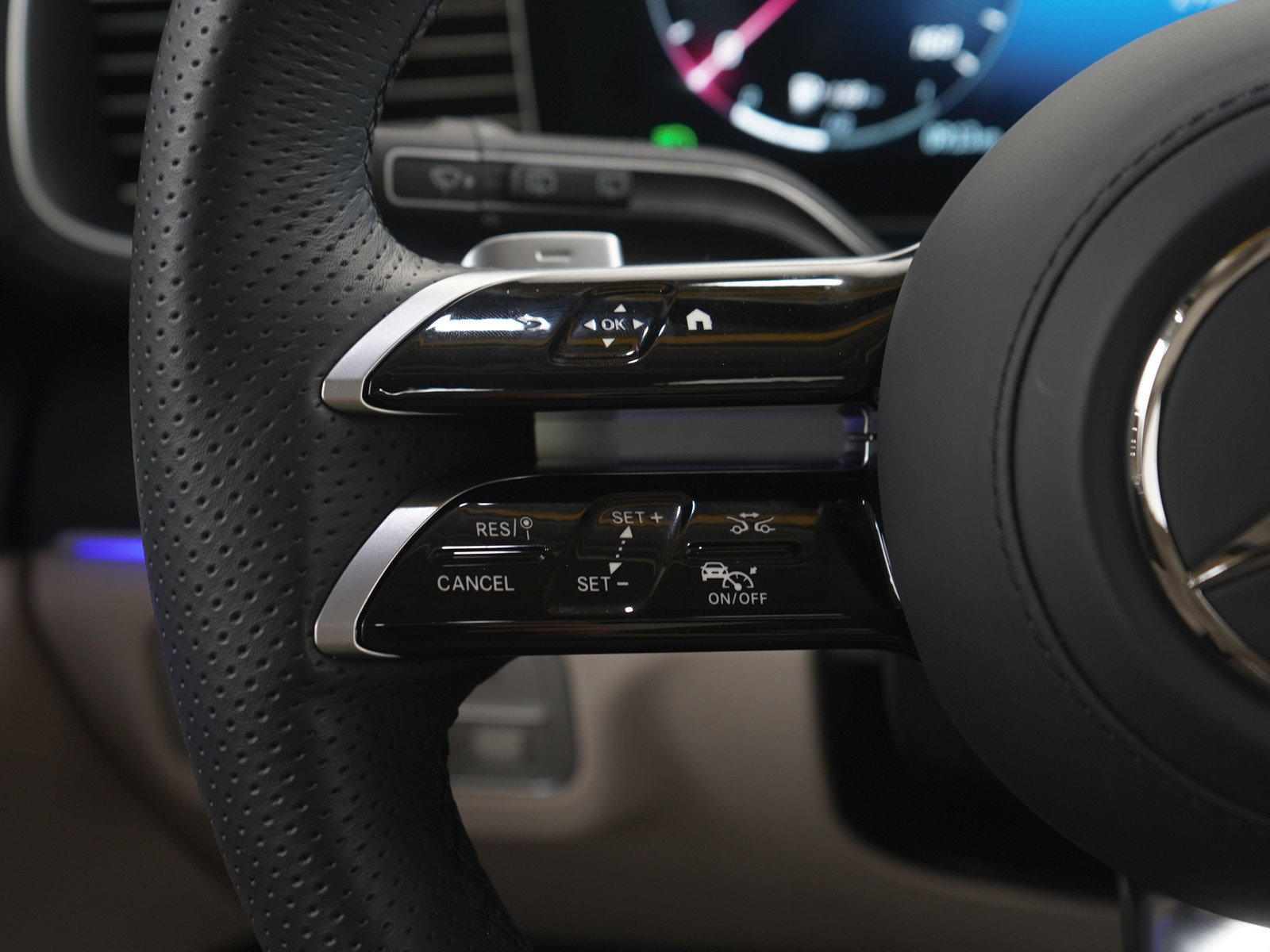 Used 2025 Mercedes-Benz GLS 450 GLS 450 image 31