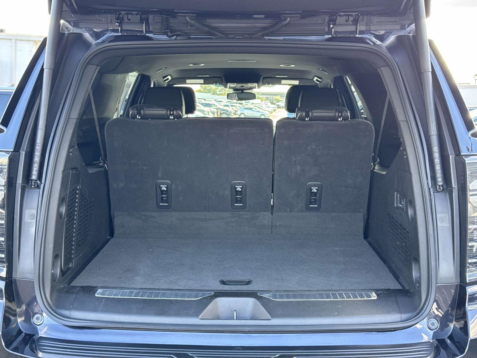 Certified 2025 Chevrolet Suburban Premier image 16