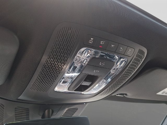 Used 2021 Mercedes-Benz GLB 250 4MATIC image 28