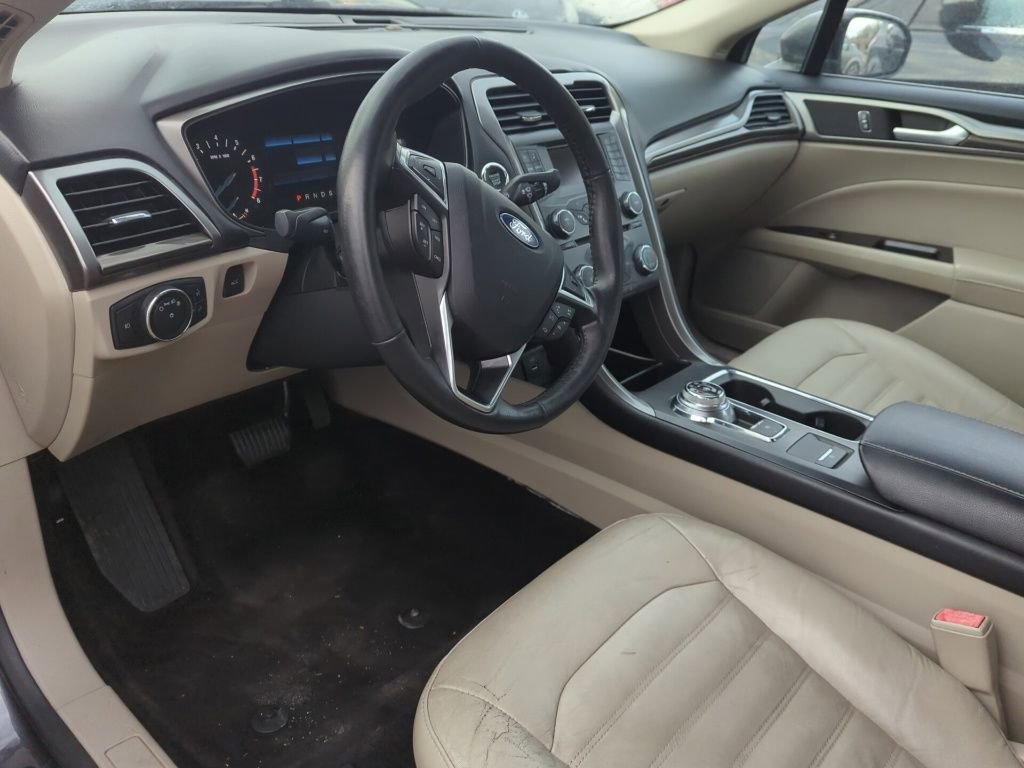 Used 2017 Ford Fusion SE image 7