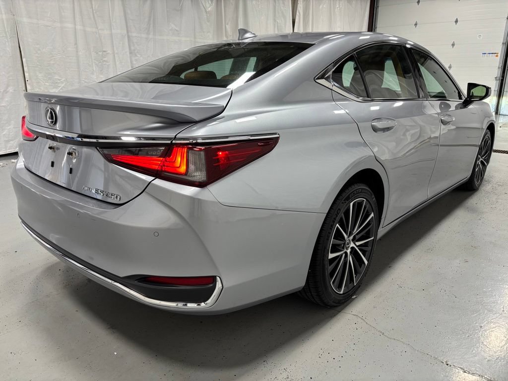 Used 2022 Lexus ES 250 w/ Premium Package AWD/4WD image 7